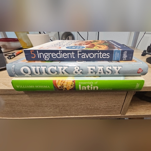 Cook books - Picture 1 of 7